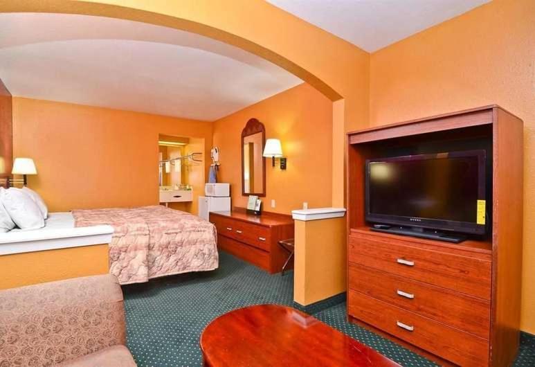Pine Point & 4* Smithville
