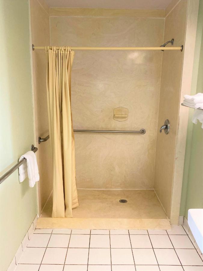 Pine Point & Hotel 4*