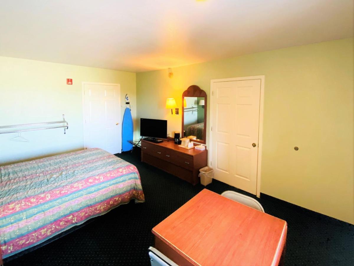 Pine Point & 4*